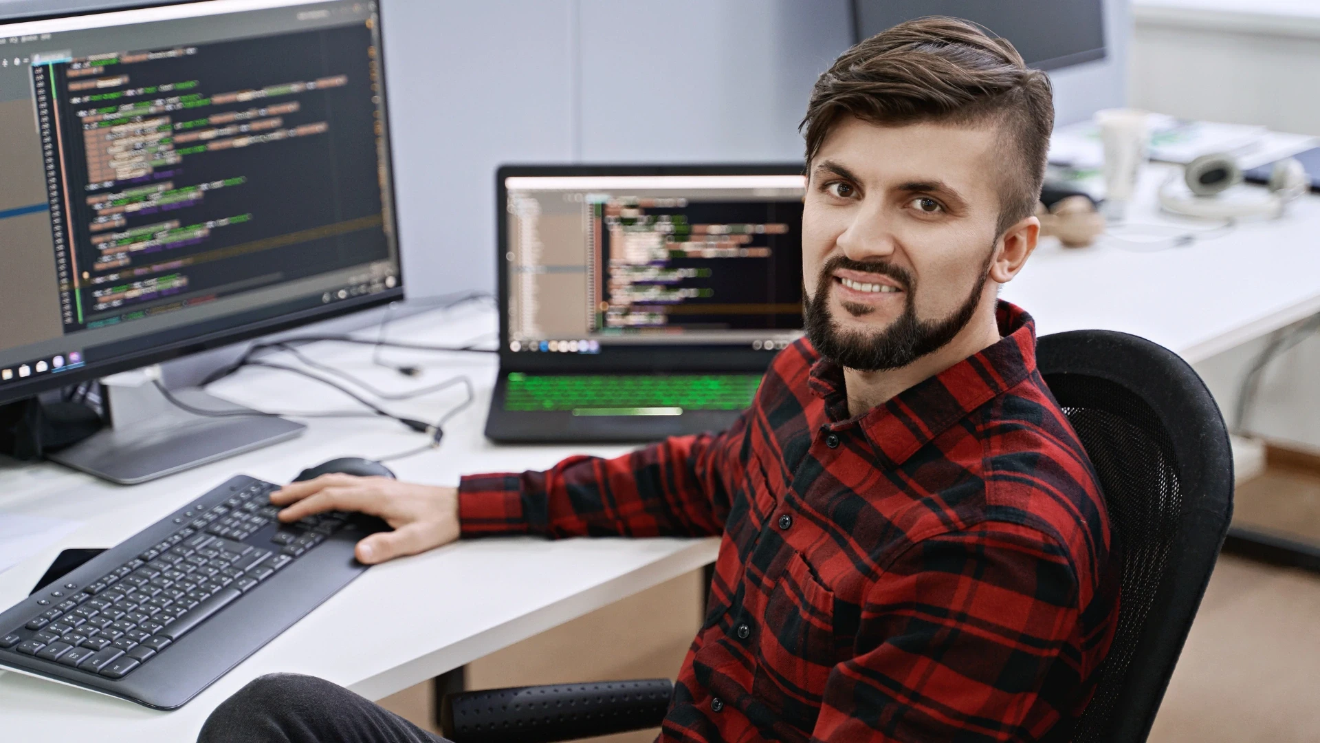 Cheap Freelancer vs Vetted Agency Over 12 Months